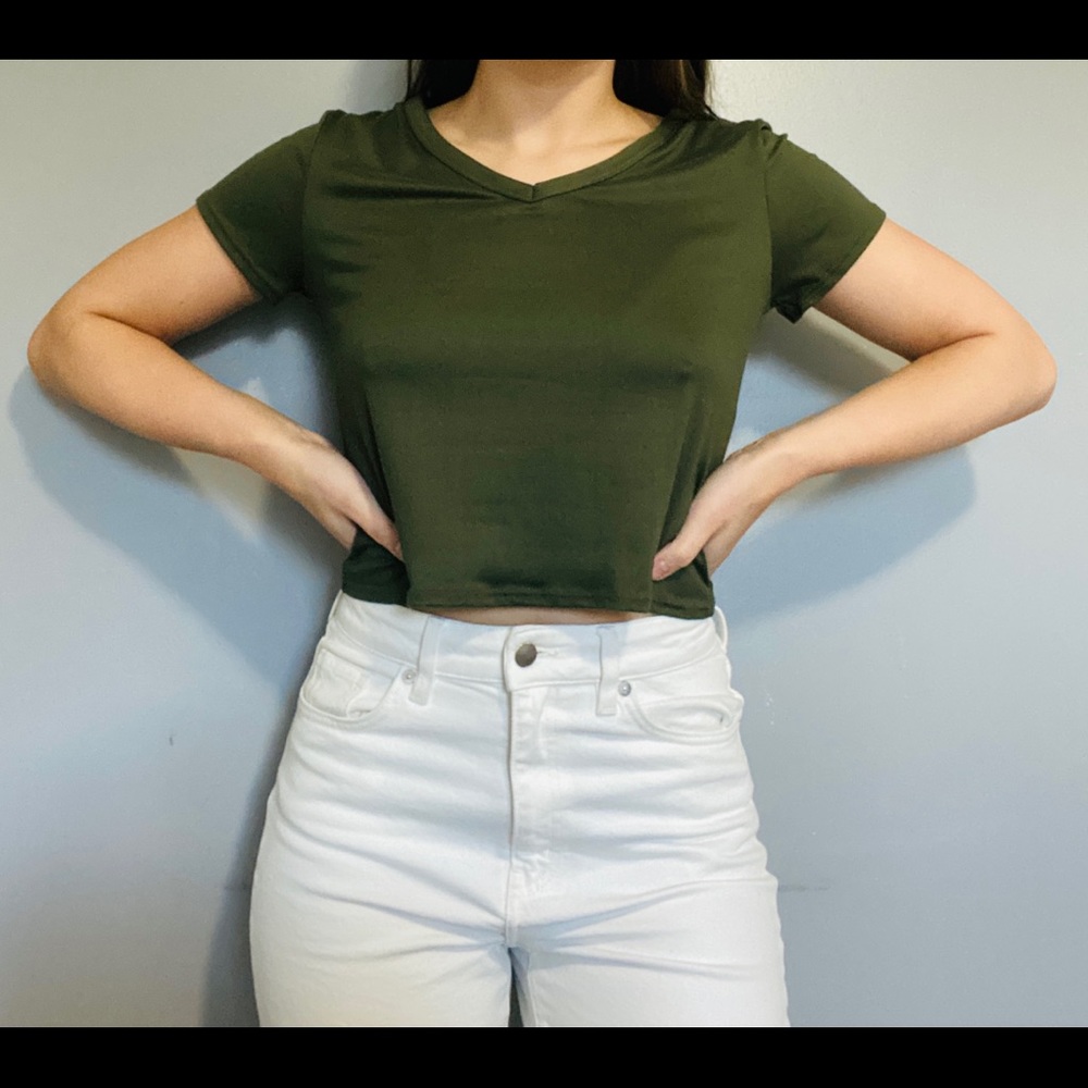 women’s army green crop top